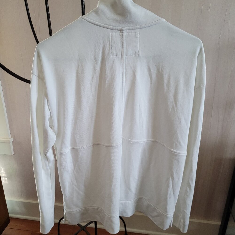 Alice Walk - The Zip-Up Sweatshirt in White - Picture 10 of 10